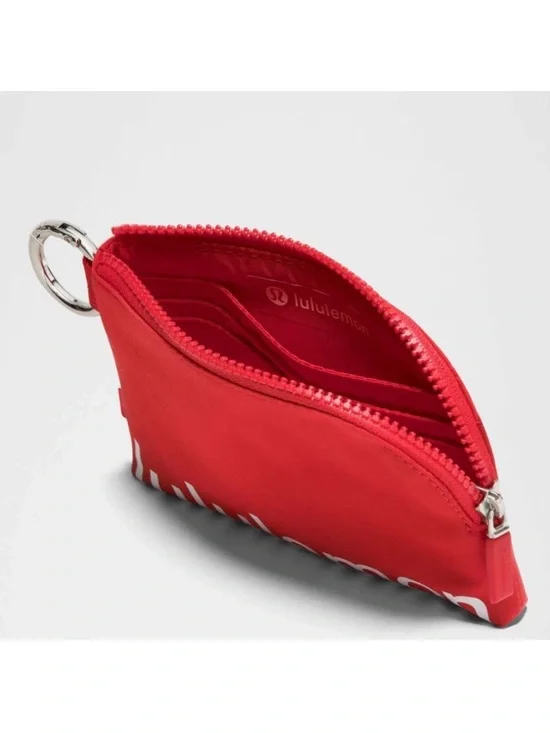lululemon Clippable card pouch with keyring Red NWT - Picture 2 of 5